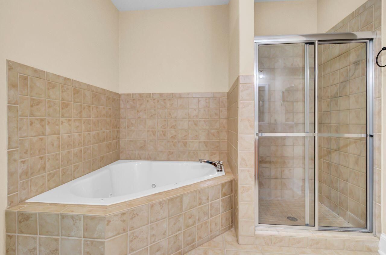 124 Summers Creek Court Photo 22