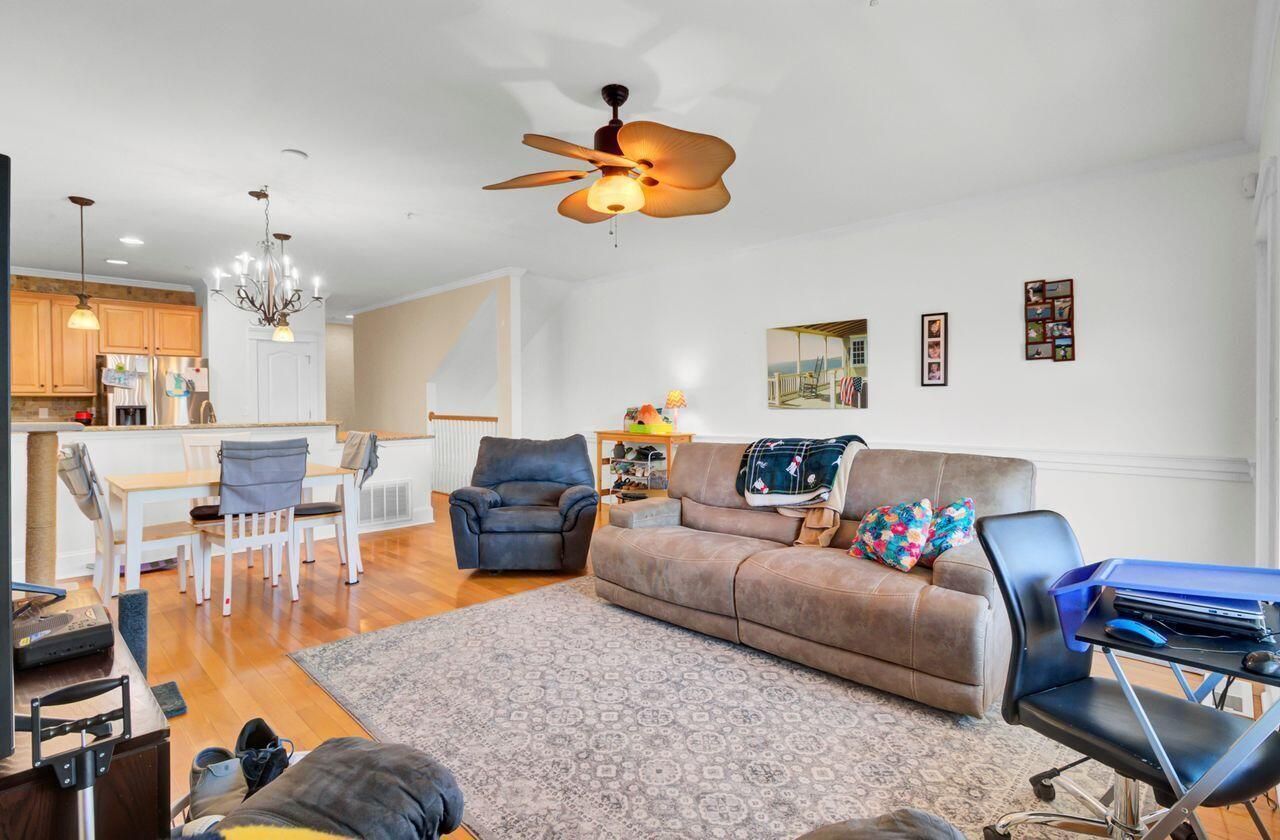 124 Summers Creek Court Photo 8