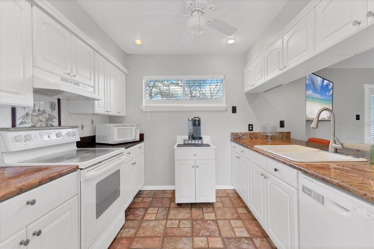 4371 Sandner Drive, Unit 4371, Sarasota, FL 34243 Photo