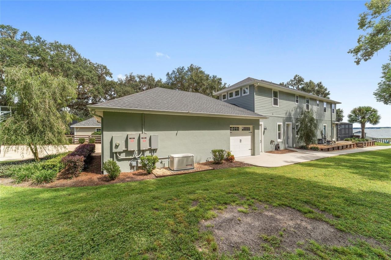 12350 E Highway 25, Ocklawaha, FL 32179 Photo