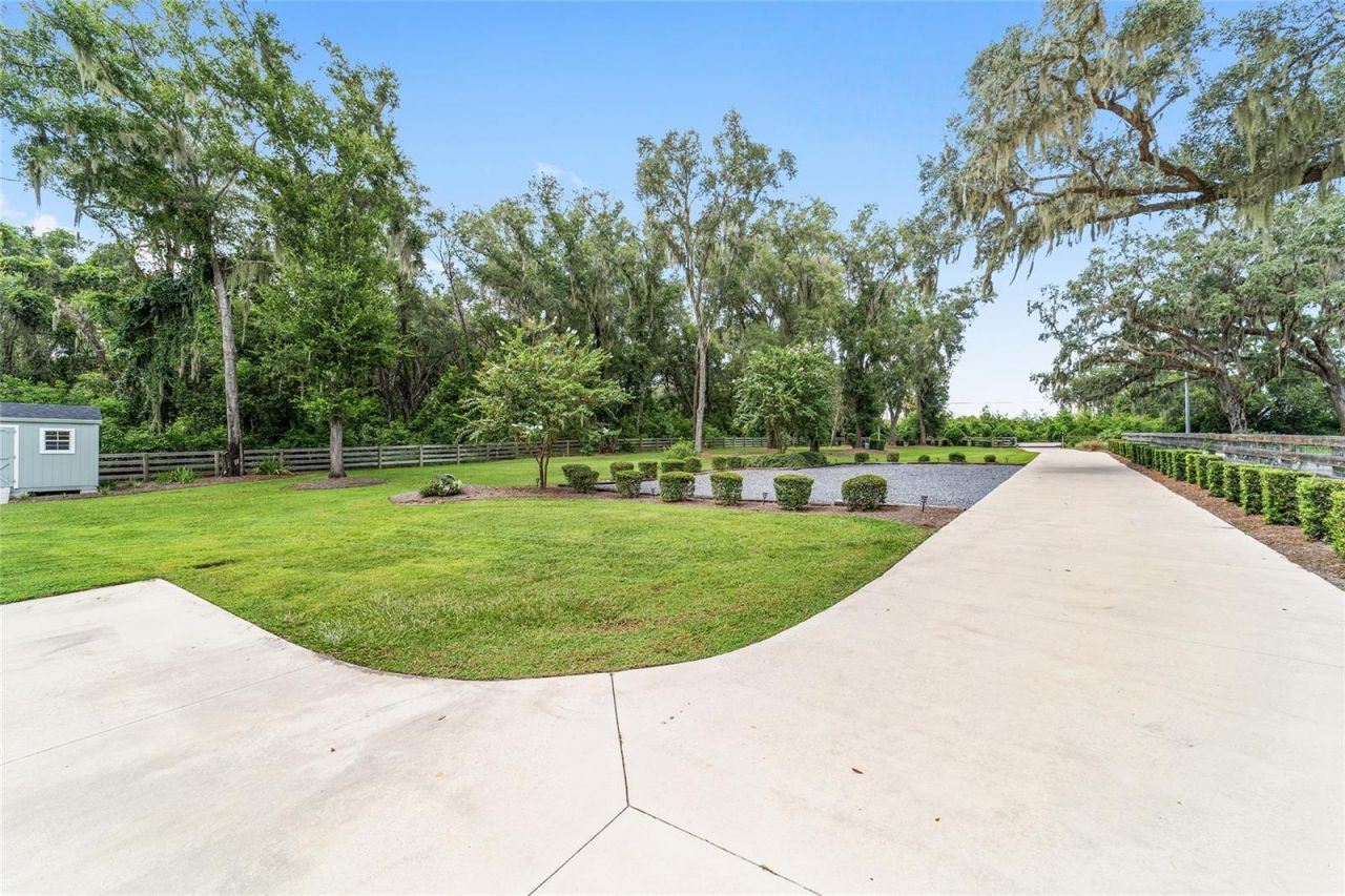 12350 E Highway 25, Ocklawaha, FL 32179 Photo