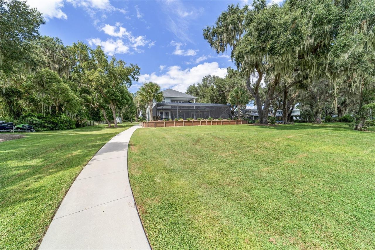 12350 E Highway 25, Ocklawaha, FL 32179 Photo