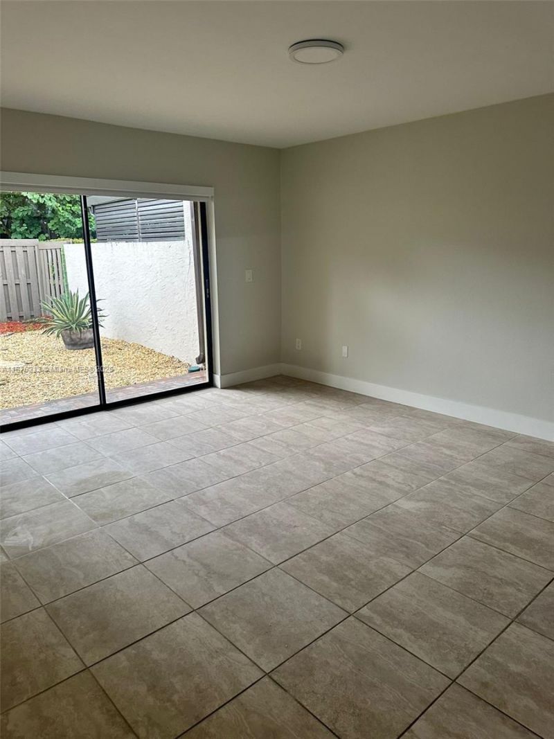 8563 SW 115th Ct, Unit 8563, Miami, FL 33173 Photo