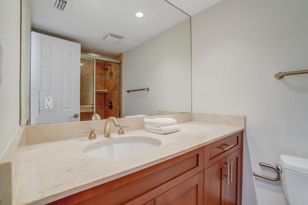 3000 N Ocean Drive, Unit 25c, Singer Island, FL 33404 Photo