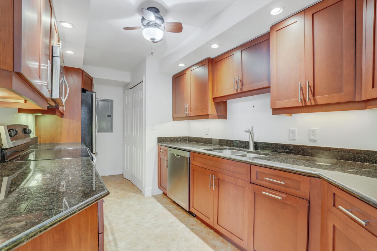 3000 N Ocean Drive, Unit 25c, Singer Island, FL 33404 Photo