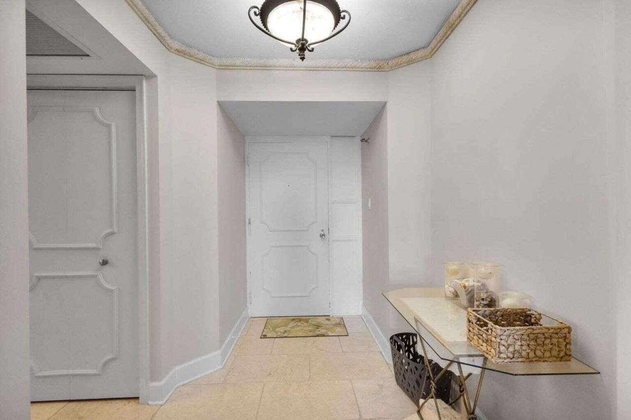 5380 N Ocean Drive, Unit 5 B, Singer Island, FL 33404 Photo