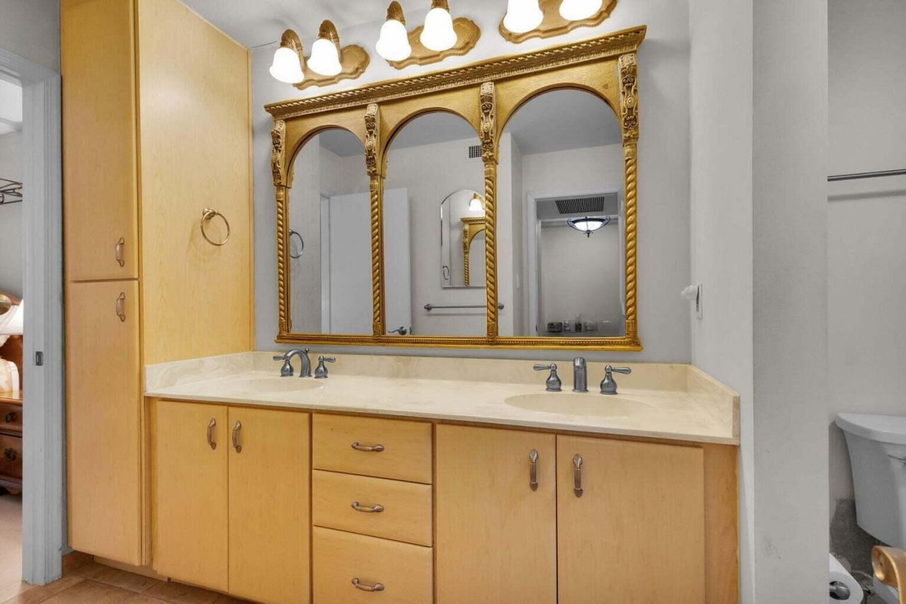 5380 N Ocean Drive, Unit 5 B, Singer Island, FL 33404 Photo