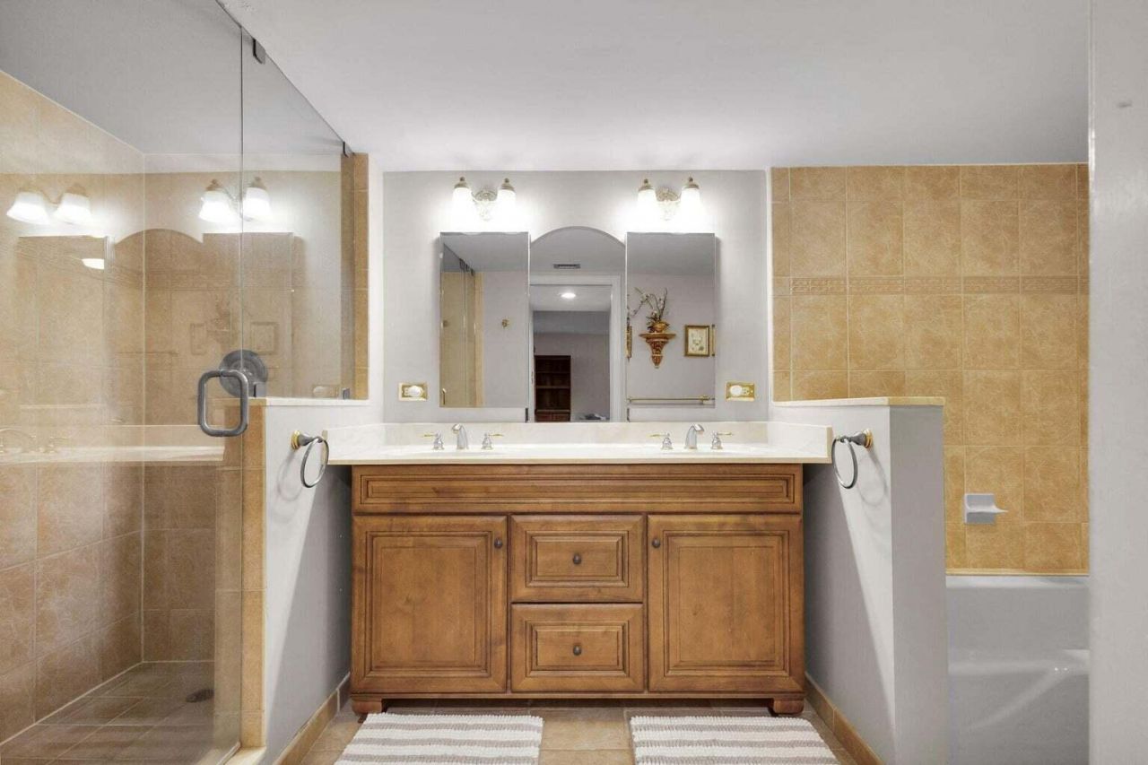 5380 N Ocean Drive, Unit 5 B, Singer Island, FL 33404 Photo