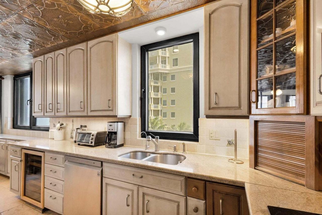 5380 N Ocean Drive, Unit 5 B, Singer Island, FL 33404 Photo