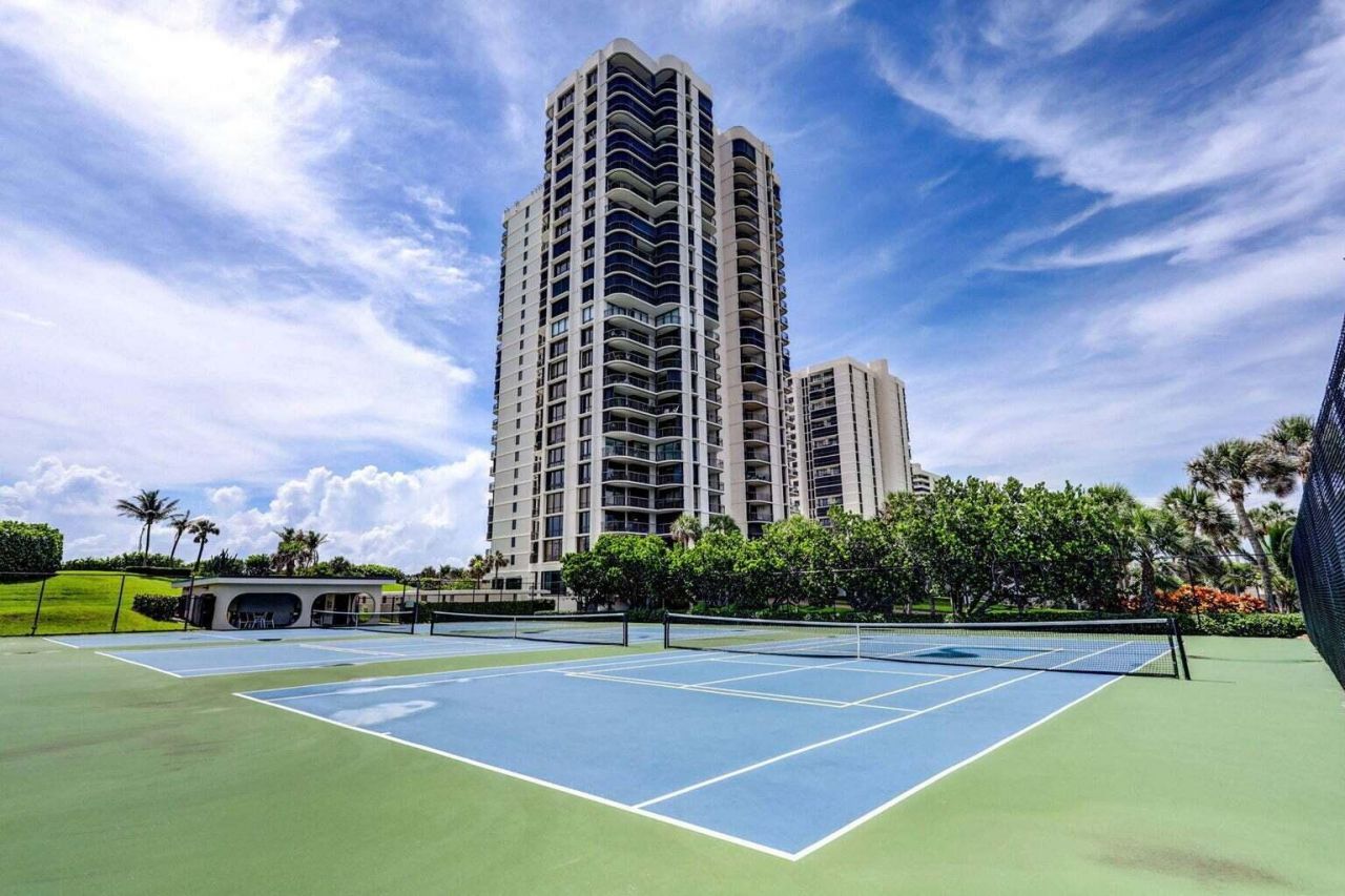 5380 N Ocean Drive, Unit 5 B, Singer Island, FL 33404 Photo