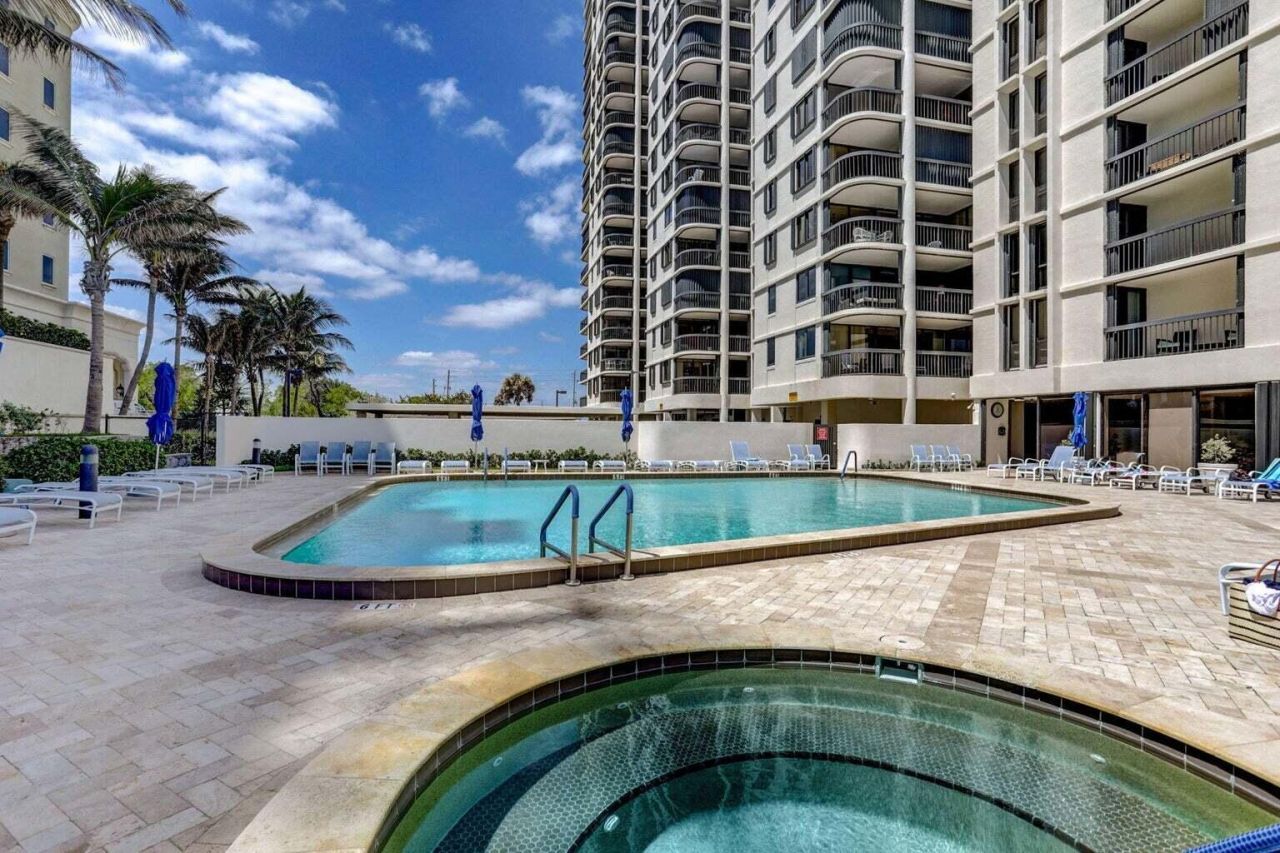 5380 N Ocean Drive, Unit 5 B, Singer Island, FL 33404 Photo