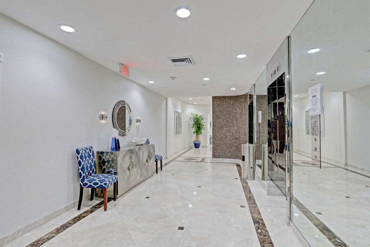 5380 N Ocean Drive, Unit 5 B, Singer Island, FL 33404 Photo