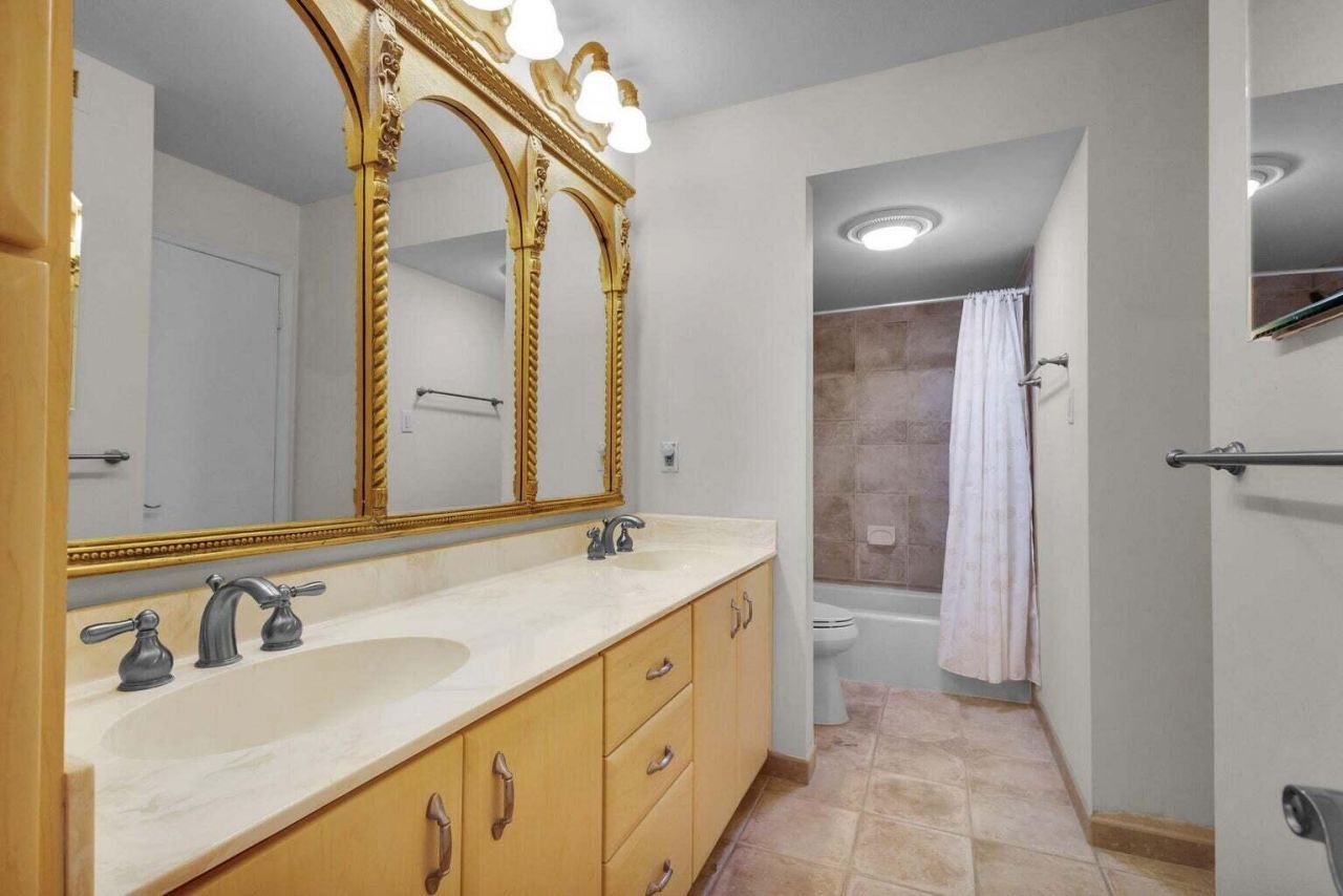 5380 N Ocean Drive, Unit 5 B, Singer Island, FL 33404 Photo