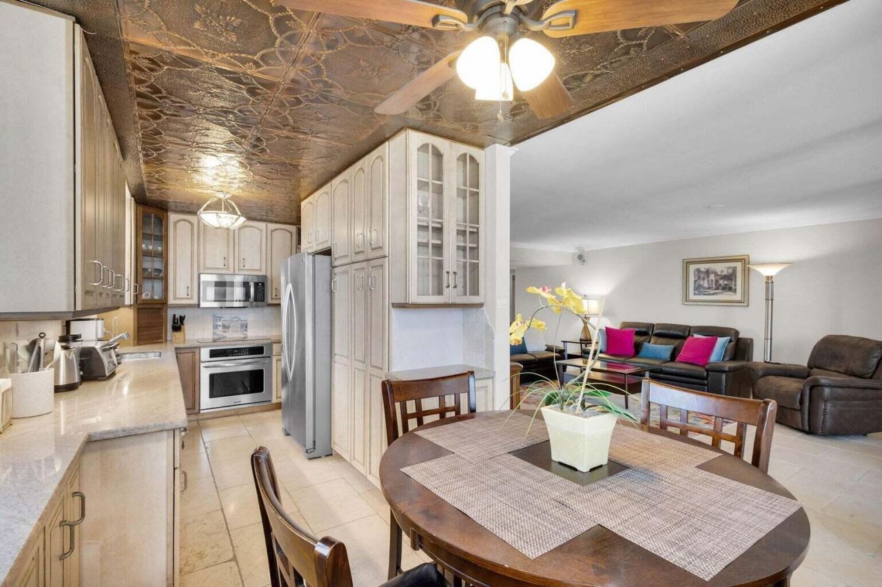 5380 N Ocean Drive, Unit 5 B, Singer Island, FL 33404 Photo