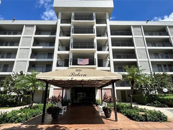 2650 S Course Dr, Unit 401, Pompano Beach, FL 33069