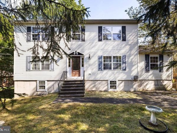 9839 DEERWOOD DRIVE, TOBYHANNA, PA 18466