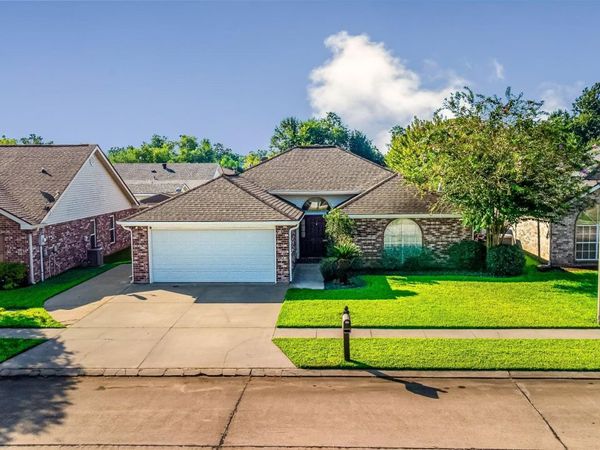 516 Cavaness Dr, Houma, LA 70364
