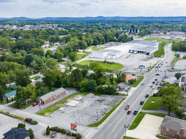 39 W Jackson St, Cookeville, TN 38501