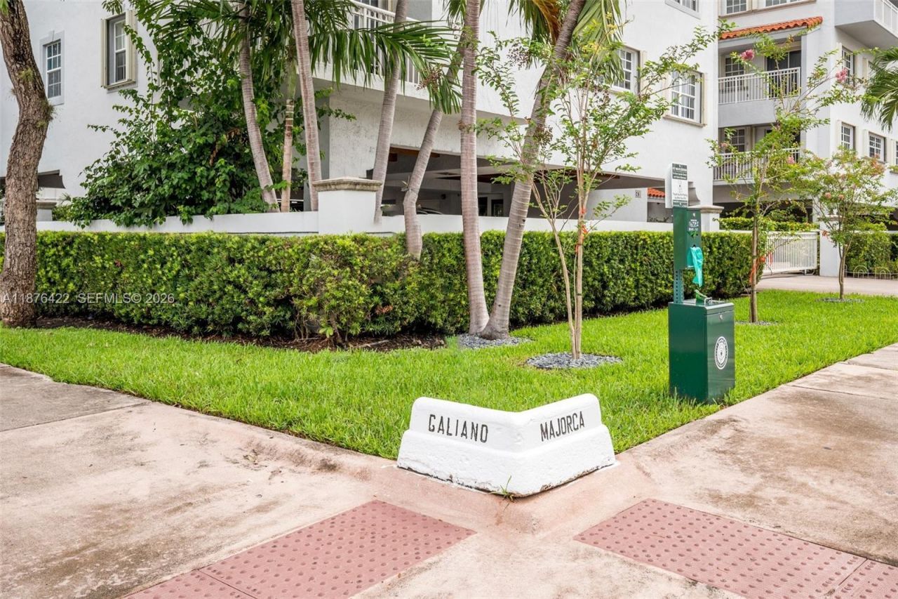 49 Majorca Ave, Unit 203, Coral Gables, FL 33134 Photo