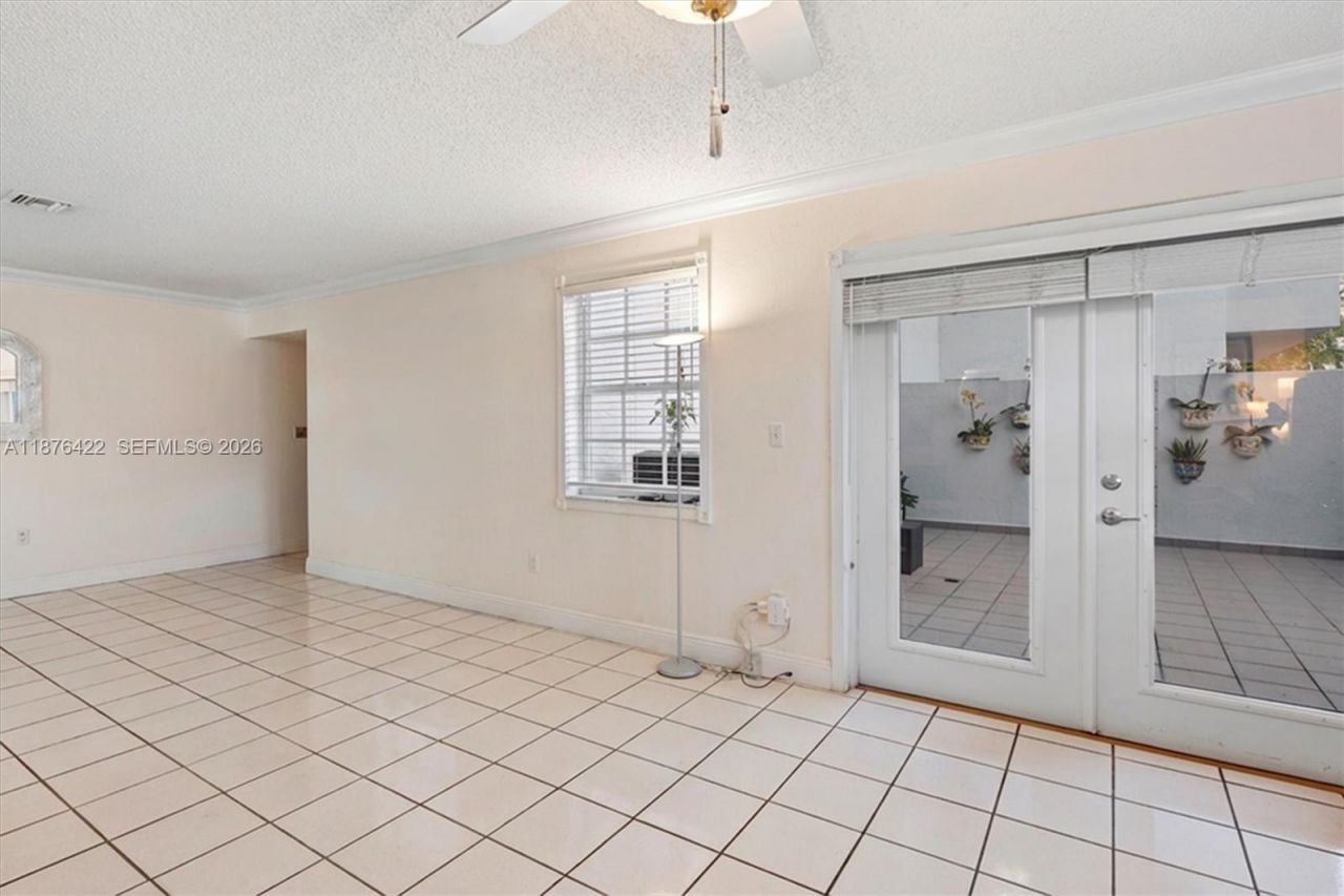 49 Majorca Ave, Unit 203, Coral Gables, FL 33134 Photo