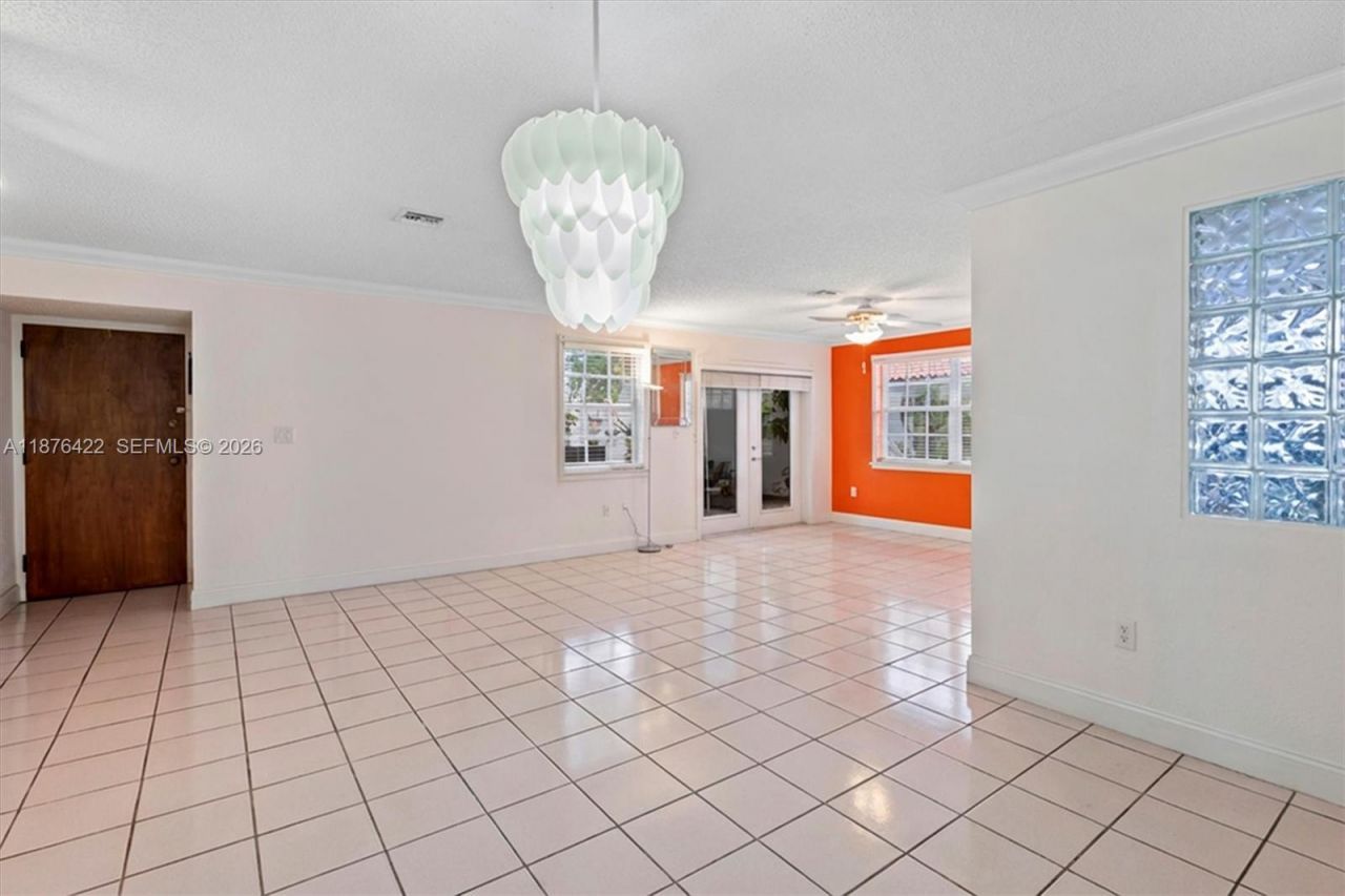 49 Majorca Ave, Unit 203, Coral Gables, FL 33134 Photo