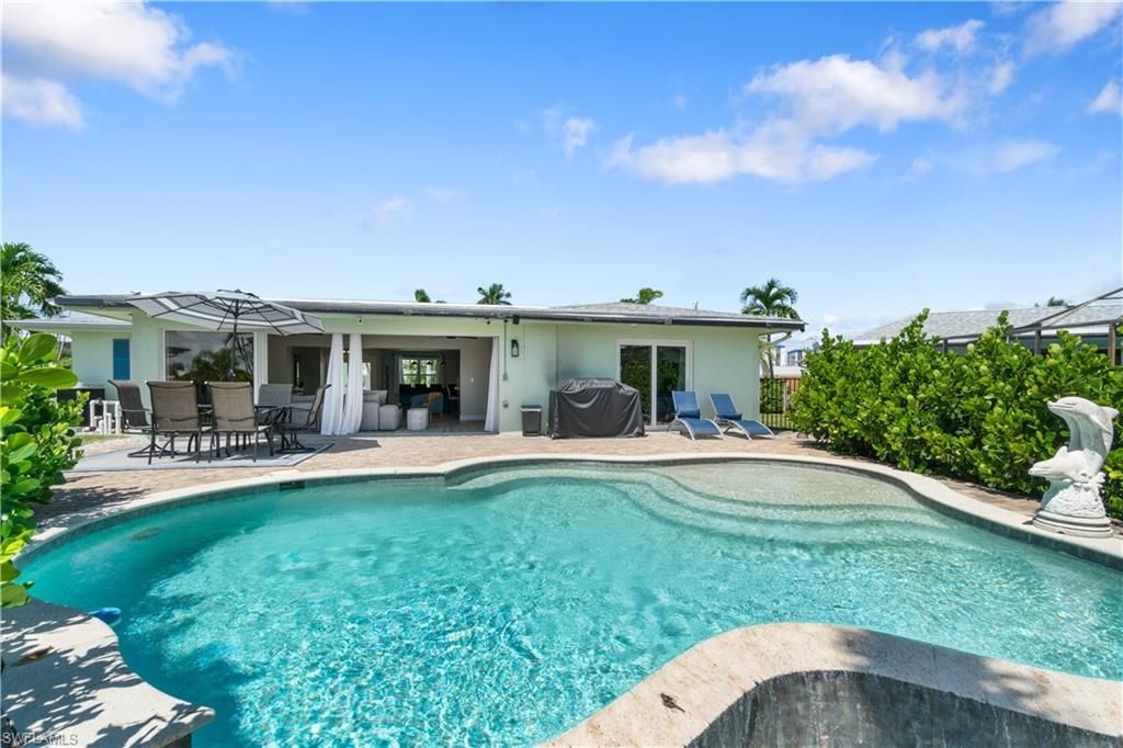 5161 Williams Dr, Fort Myers Beach, FL 33931 Photo