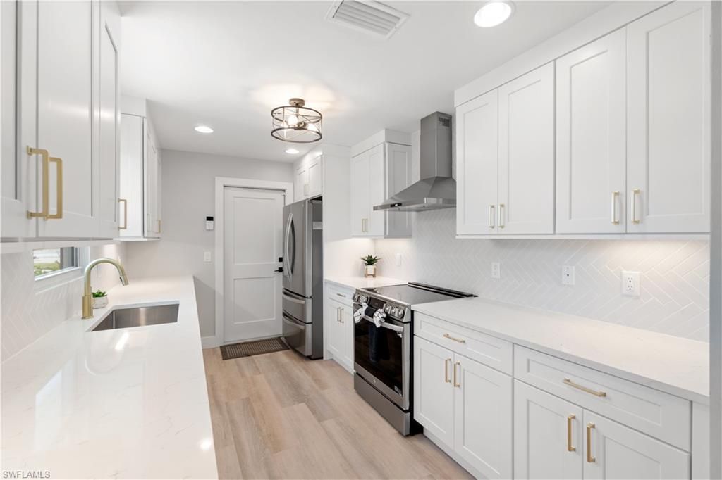 5161 Williams Dr, Fort Myers Beach, FL 33931 Photo