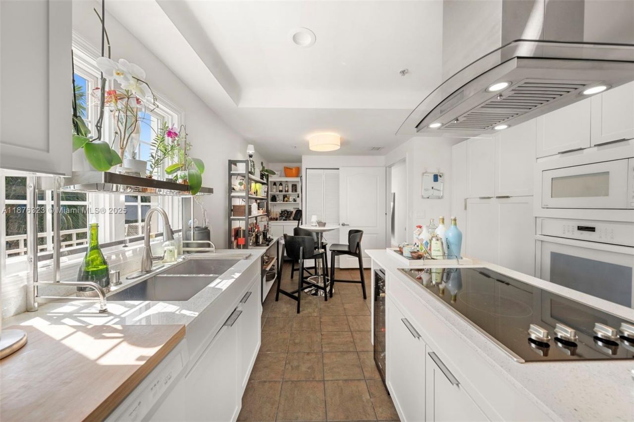 1415 Sunset Harbour Dr, Unit 406, Miami Beach, FL 33139 Photo