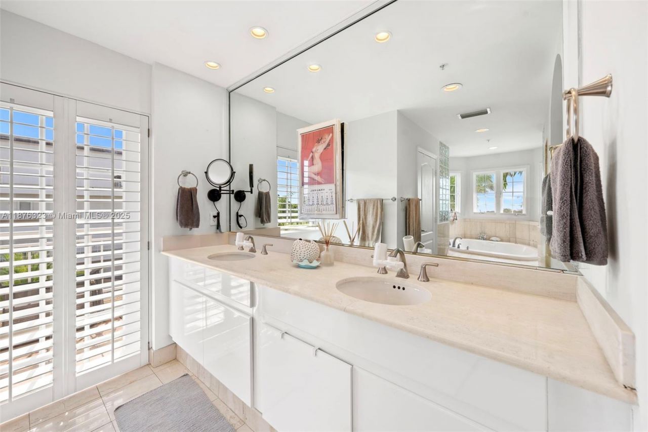 1415 Sunset Harbour Dr, Unit 406, Miami Beach, FL 33139 Photo