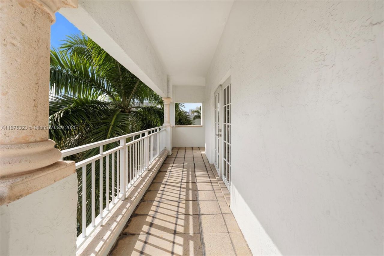 1415 Sunset Harbour Dr, Unit 406, Miami Beach, FL 33139 Photo