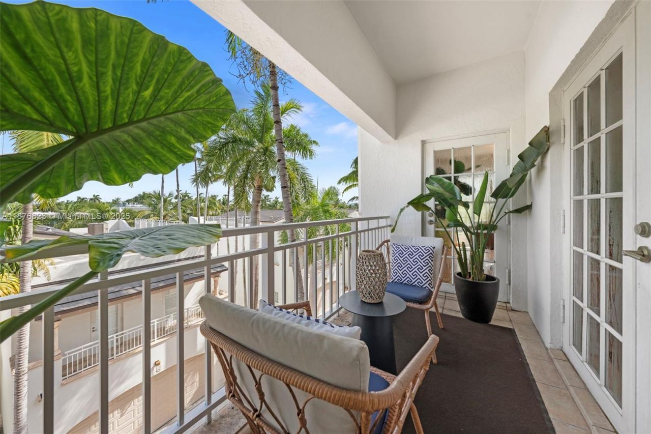 1415 Sunset Harbour Dr, Unit 406, Miami Beach, FL 33139 Photo