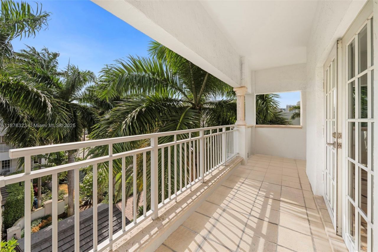 1415 Sunset Harbour Dr, Unit 406, Miami Beach, FL 33139 Photo