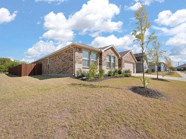 516 Highland Park Trail, Alvarado, TX 76009
