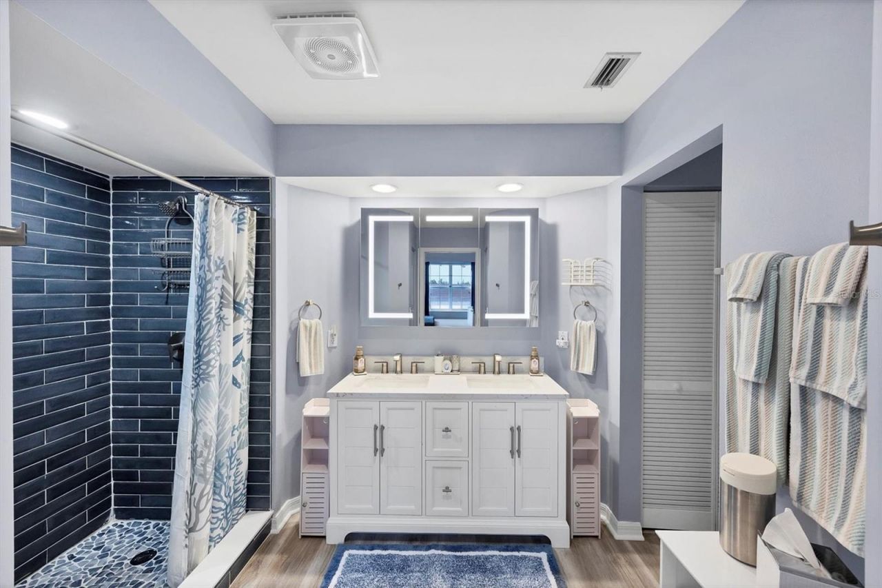 3701 54th Drive W, Unit 202, Bradenton, FL 34210 Photo