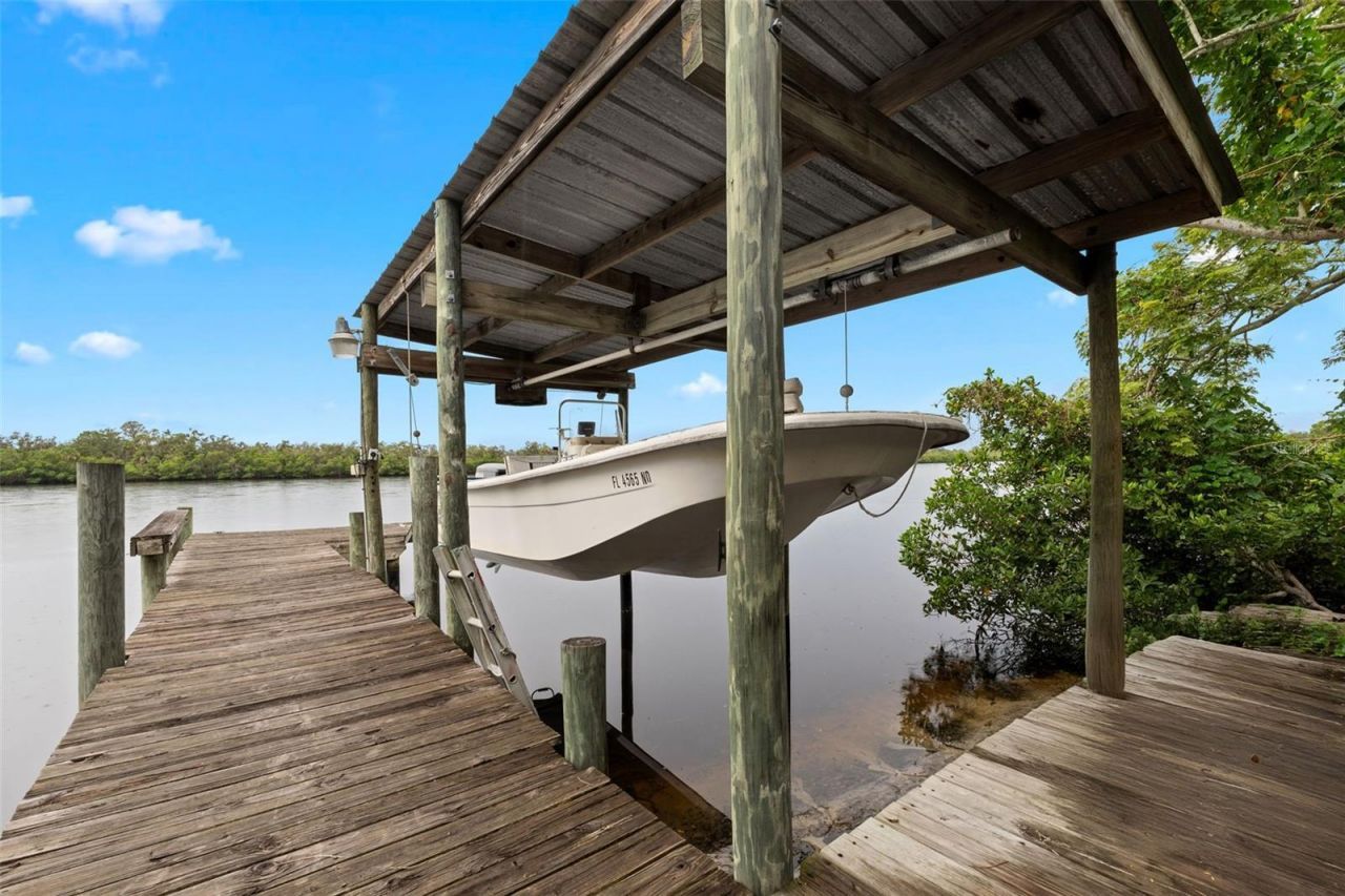 308 Manatee Drive, Ruskin, FL 33570 Photo