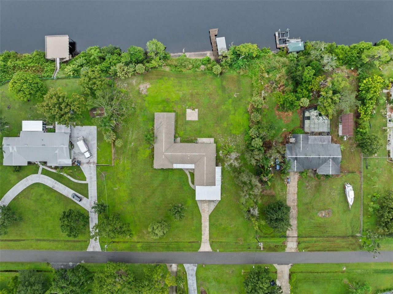 308 Manatee Drive, Ruskin, FL 33570 Photo