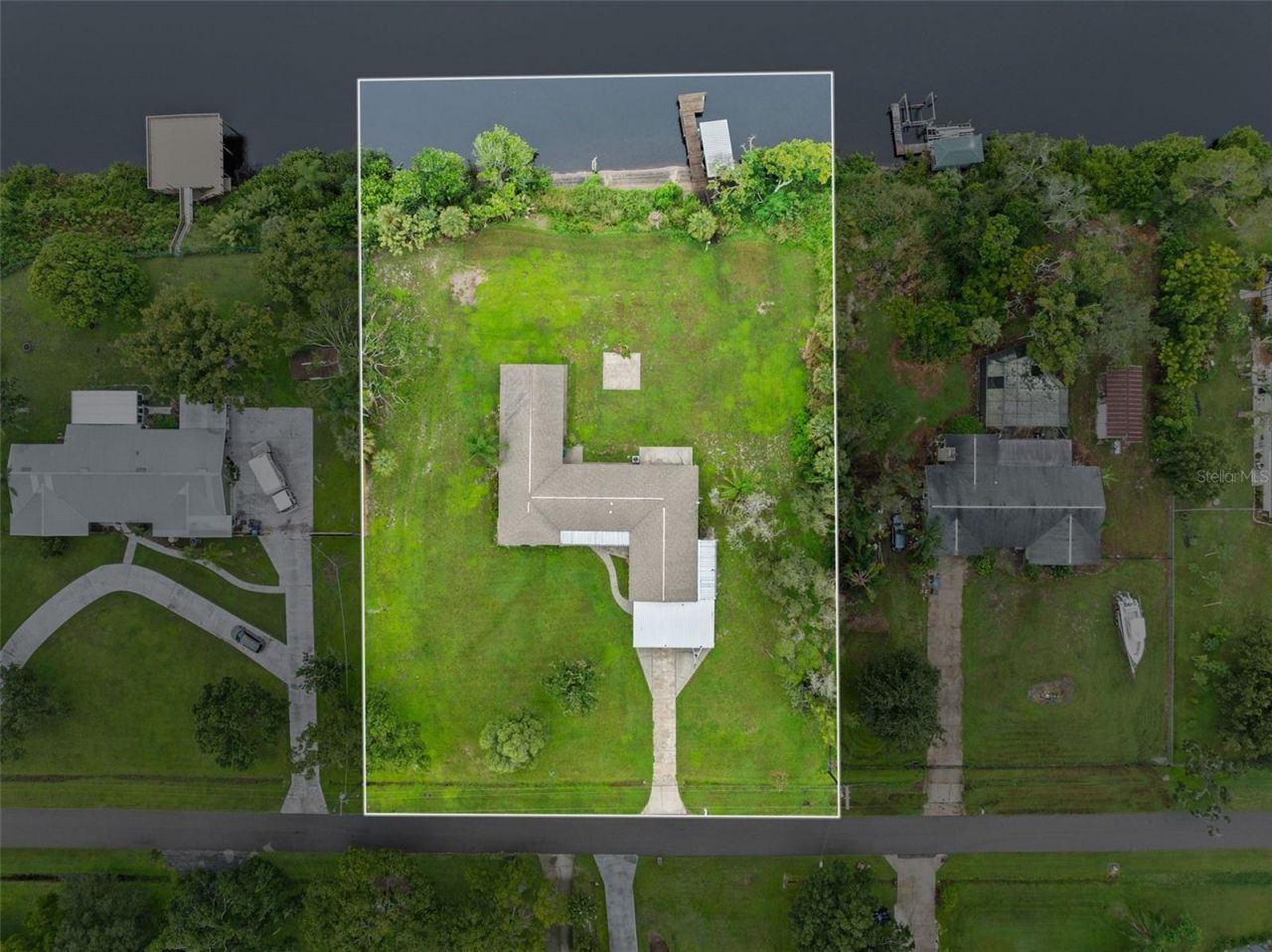 308 Manatee Drive, Ruskin, FL 33570 Photo