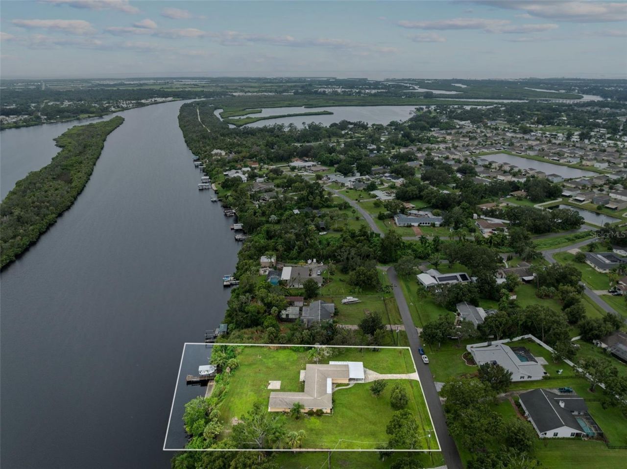 308 Manatee Drive, Ruskin, FL 33570 Photo