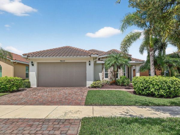 9624 SW Royal Poinciana Drive, Port St. Lucie, FL 34987