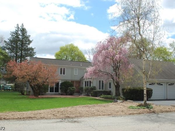 15 Orchard Ln, Rockaway, NJ 07435