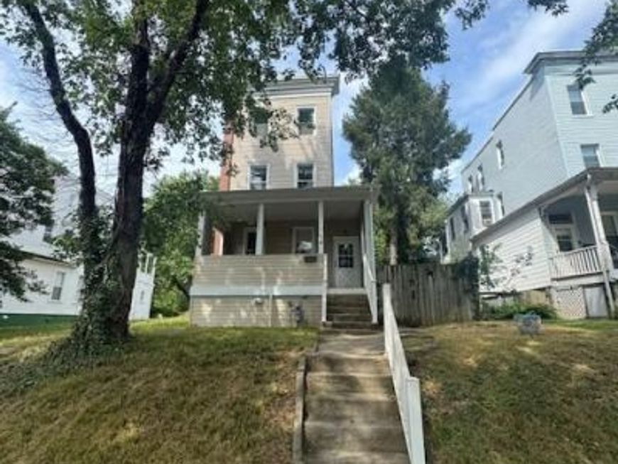 18 S Augusta Avenue, Baltimore, MD 21229 Main Photo