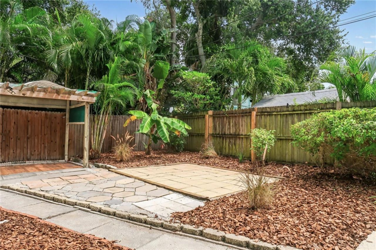 526 Kirkwood Terrace N, Saint Petersburg, FL 33701 Photo