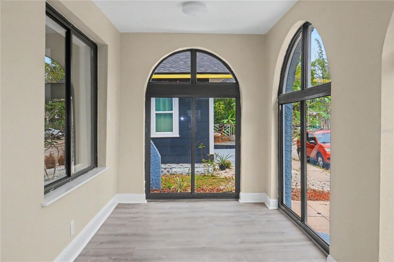 526 Kirkwood Terrace N, Saint Petersburg, FL 33701 Photo