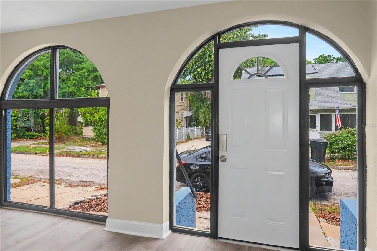 526 Kirkwood Terrace N, Saint Petersburg, FL 33701 Photo