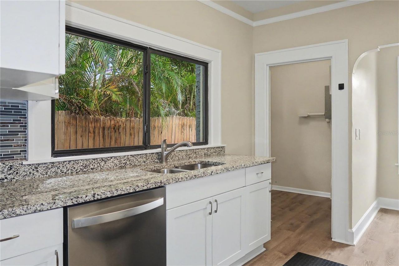 526 Kirkwood Terrace N, Saint Petersburg, FL 33701 Photo