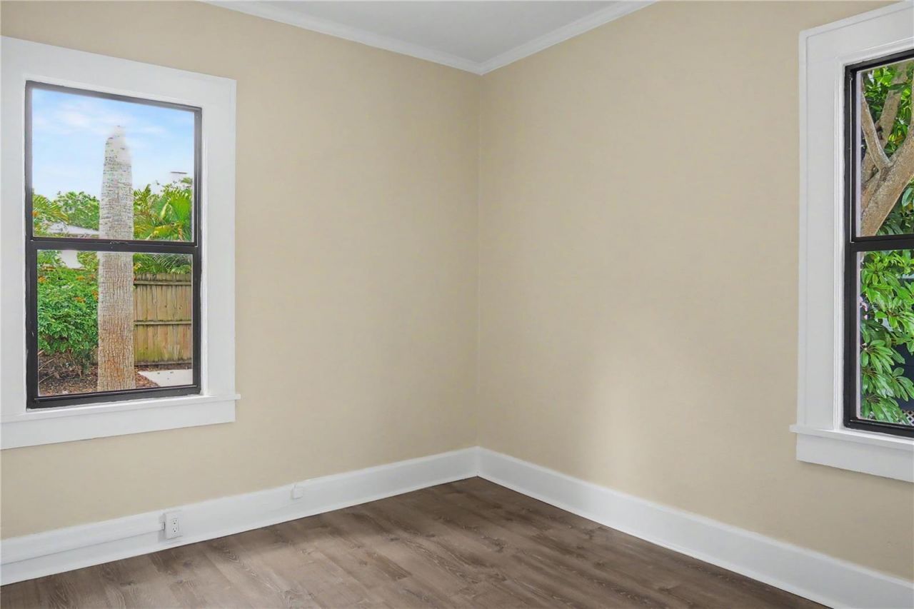526 Kirkwood Terrace N, Saint Petersburg, FL 33701 Photo