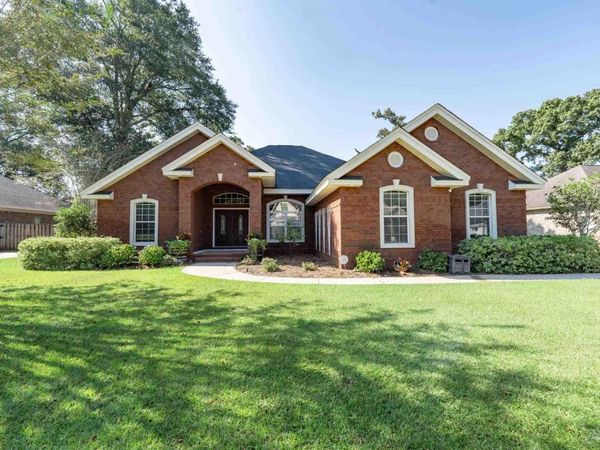 549 Tillage Dr, Cantonment, FL 32533