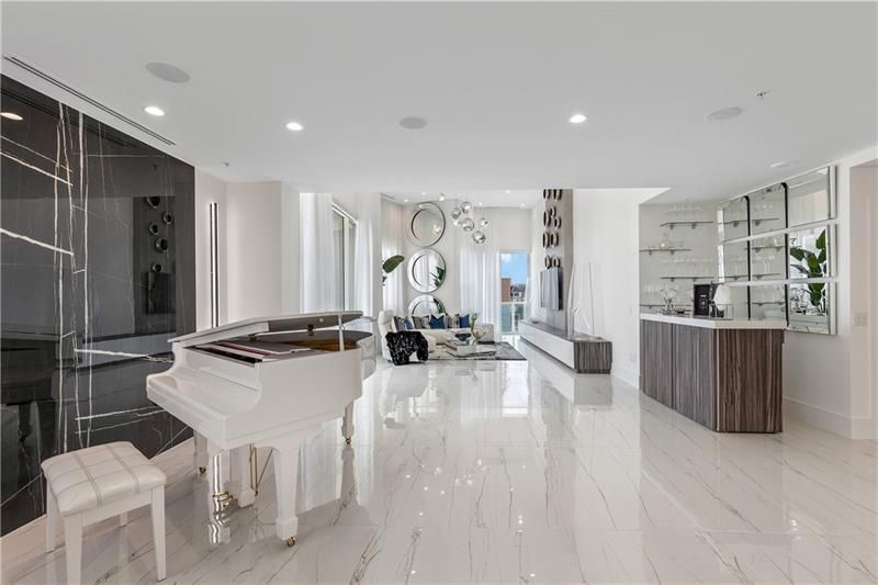 350 SE 2nd St, Unit GPH-90, Fort Lauderdale, FL 33301 Photo