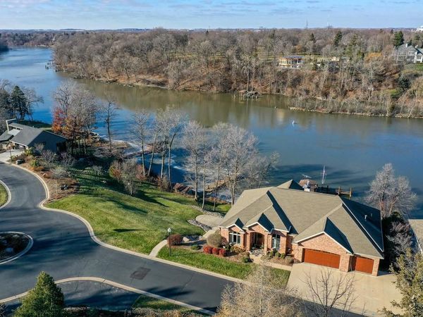 HIDDEN ACRES COURT, Appleton, WI 54915