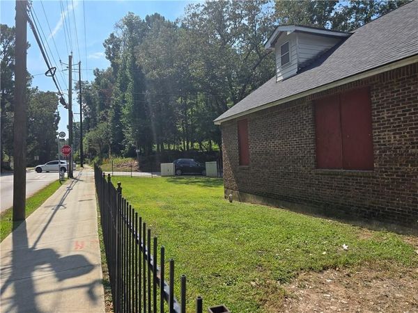 556 Bolton Road NW, Atlanta, GA 30331